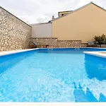 Dp By Istra Vacation *