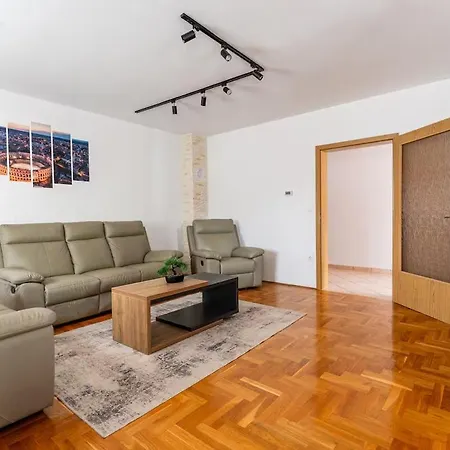 Dp By Istra Vacation Apartman Póla